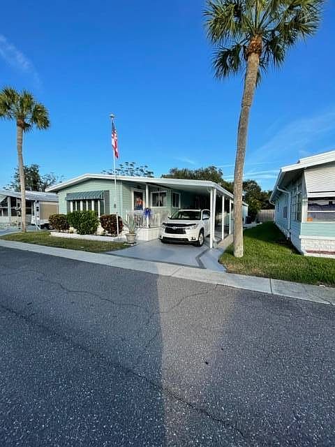 1st image of 652 Poinsettia Dr