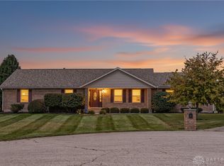5782 Whispering Wind Dr, Springfield, OH 45504