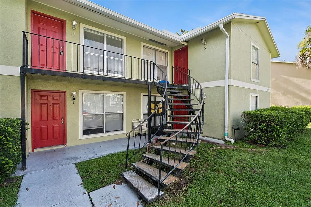 2 bed, 1.0 bath, 850 sqft, $1,550 — Photo 2