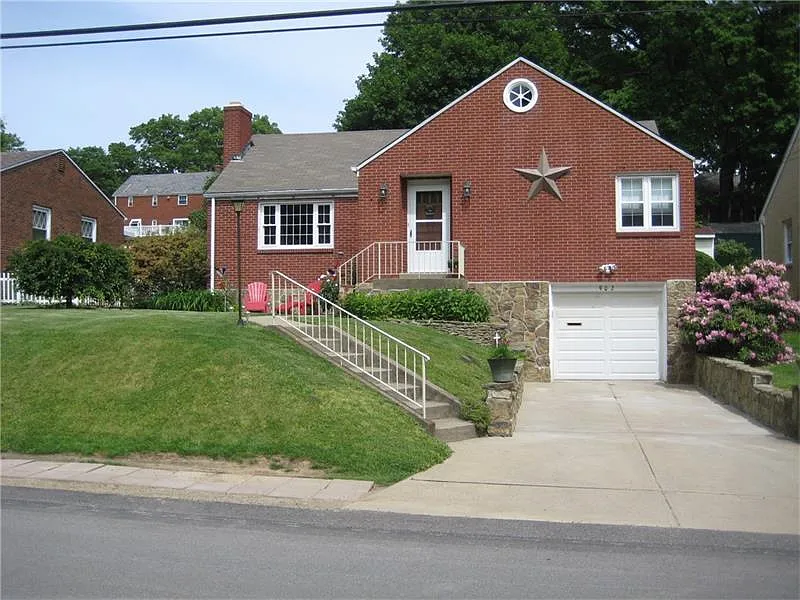 902 Jefferson Dr photo 1