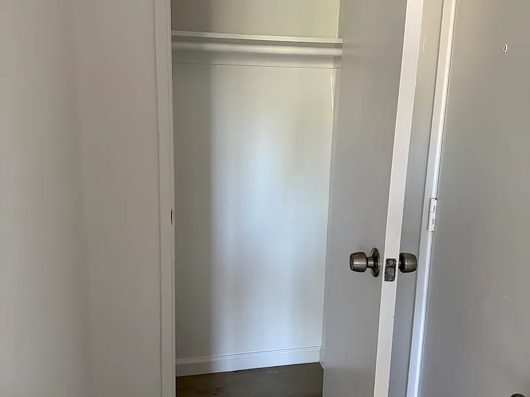 20208 Leadwell St #31 — Photo 9