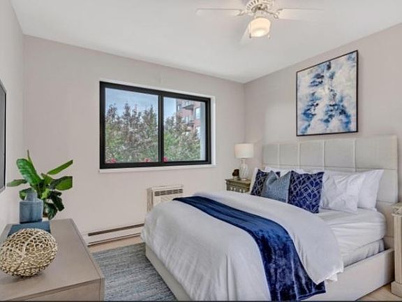 5th image of 148 Breakwater Dr Unit 318