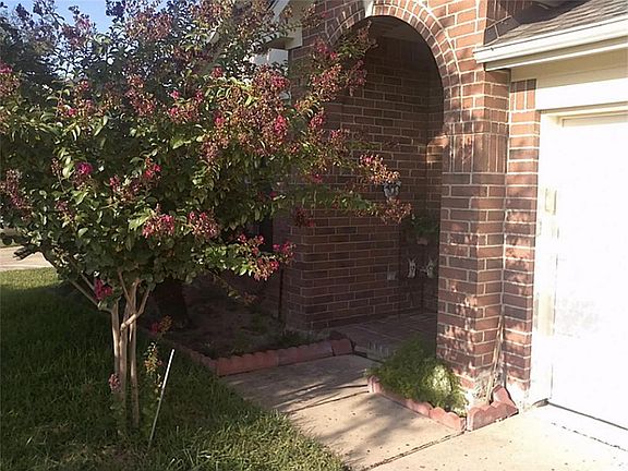 3rd image of 4018 Lone Dove Ct