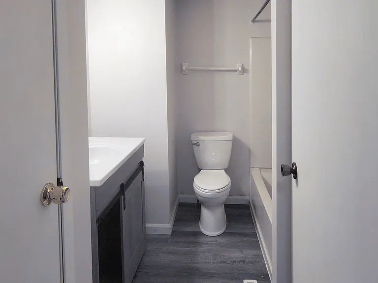 2426 Hannaway Ln — Photo 9