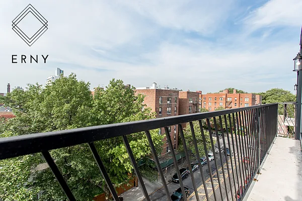 Rented by Pinn Realty | media 7