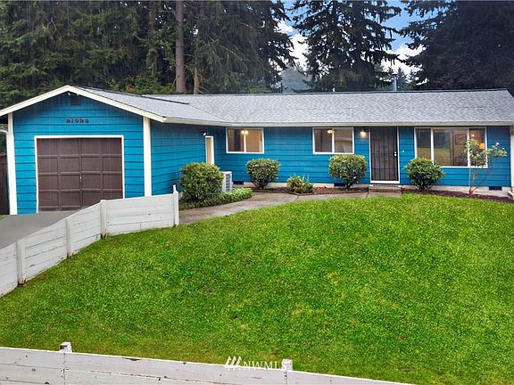 Rambler located on almost 1/4 acre!