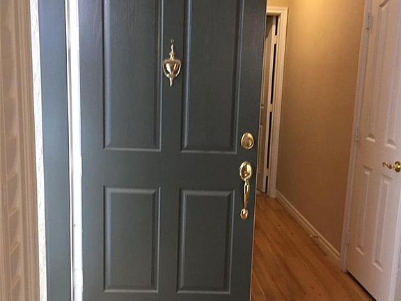 4th image of 9124 Hampstead Ave