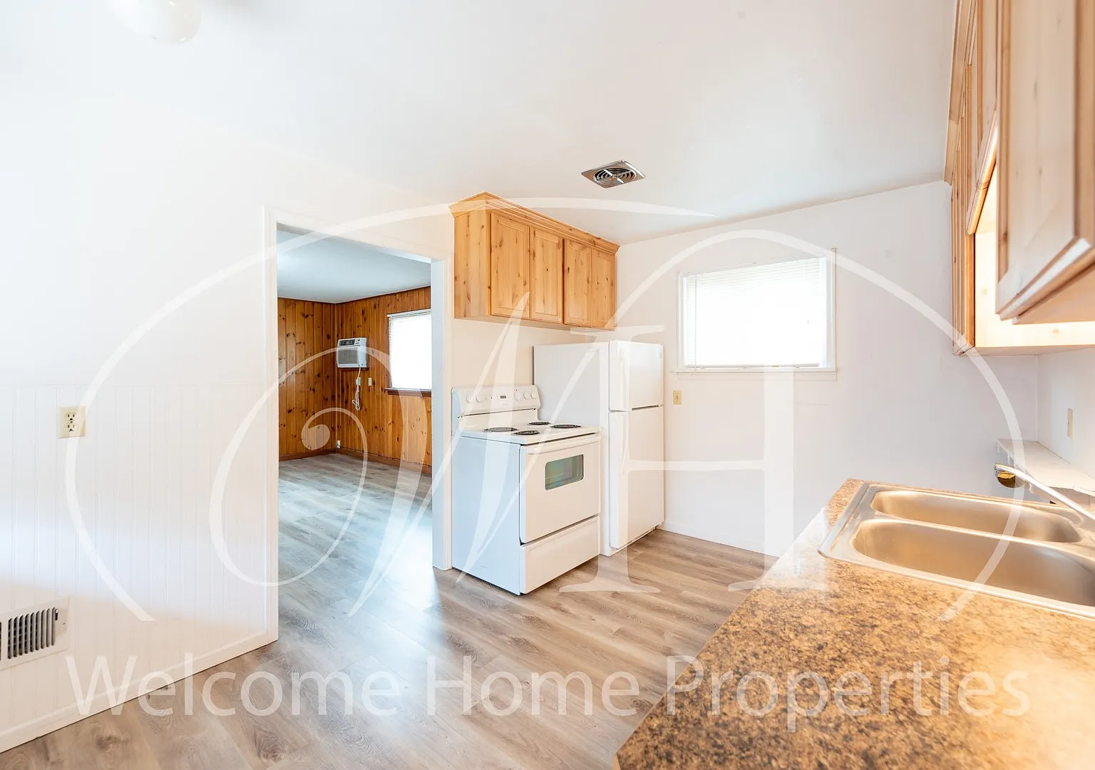 532 N 6th Ave — Photo 4