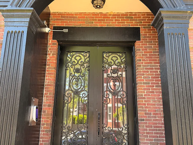 1436 Meridian Pl NW #206 — Photo 2