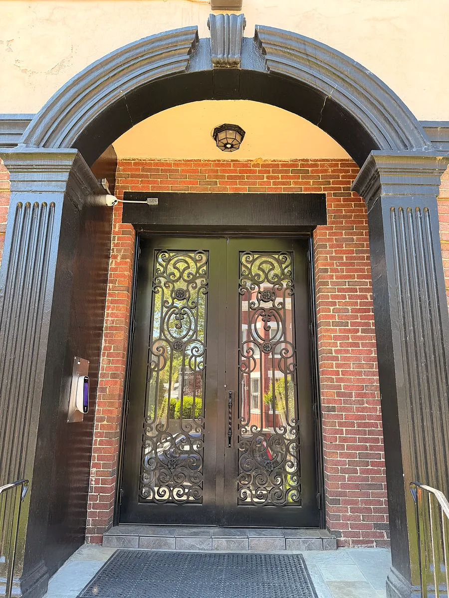 Building Photo - 1436 Meridian Pl NW #206