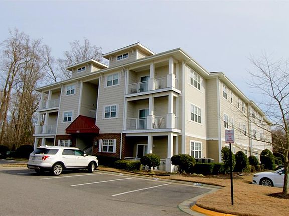 3rd image of 932 Southmoor Dr Unit 104