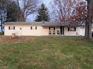 1741 County Line Rd, Bechtelsville, PA 19505