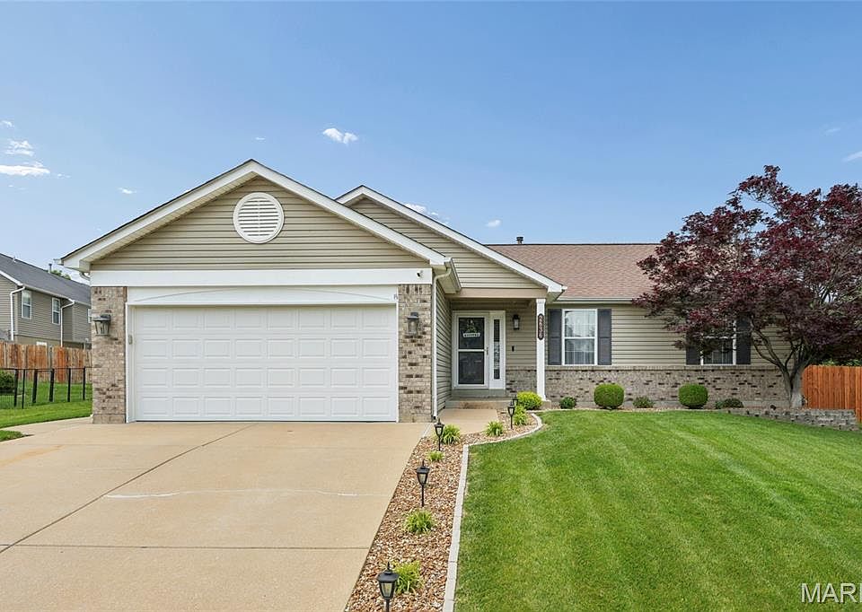 1st image of 2636 Red Cedar Parc Dr N
