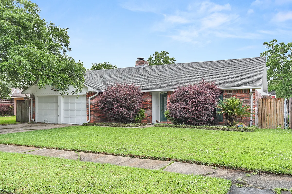 Building Photo - 104 Chess Dr