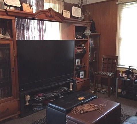 2nd image of 835 Whitney Ave