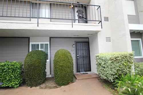 1137 Rosecrans Ave Photo 1