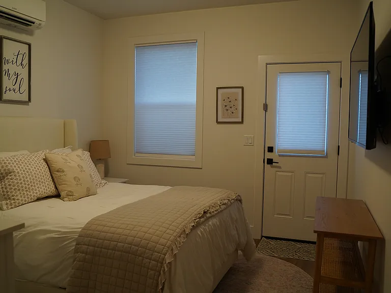 NE McDonald Ln — Photo 22