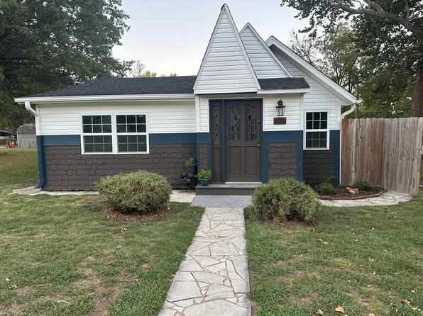 801 W 12th Street, Webb City, MO 64870