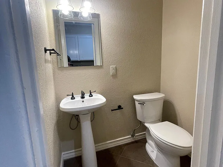 Ridgeway Dr — Photo 8