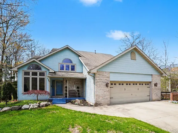 5089 N Fox Rd, Sanford, MI 48657