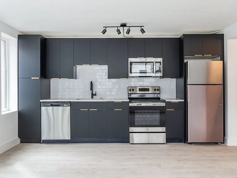 Artist's View 734 S 17th St — Photo 11