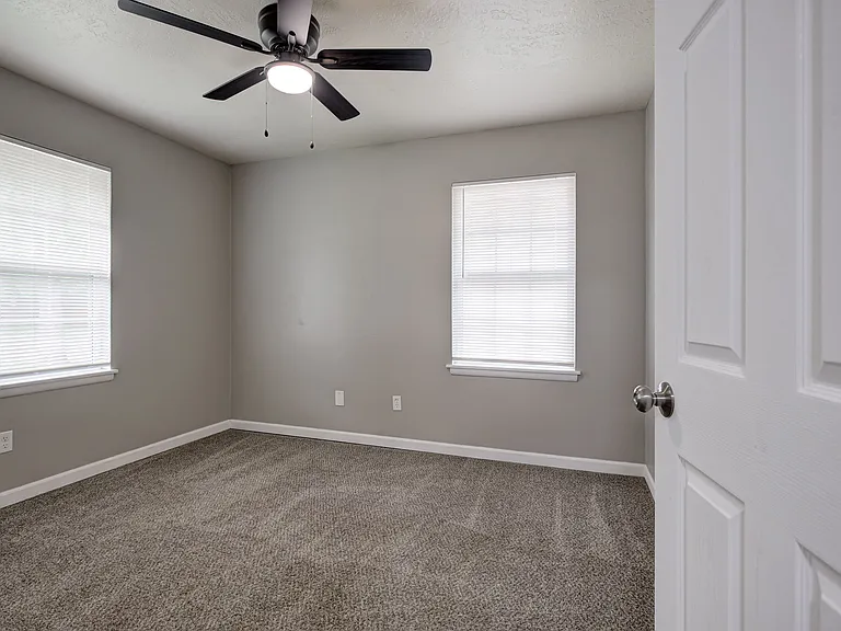 1208 Avondale Dr — Photo 12