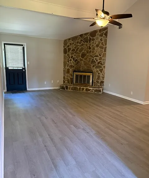 701 Cottonwood Ct — Photo 5