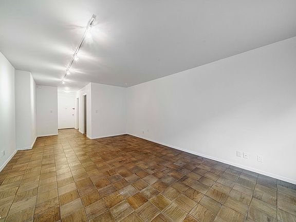 4th image of 7 E 14th St APT 1426