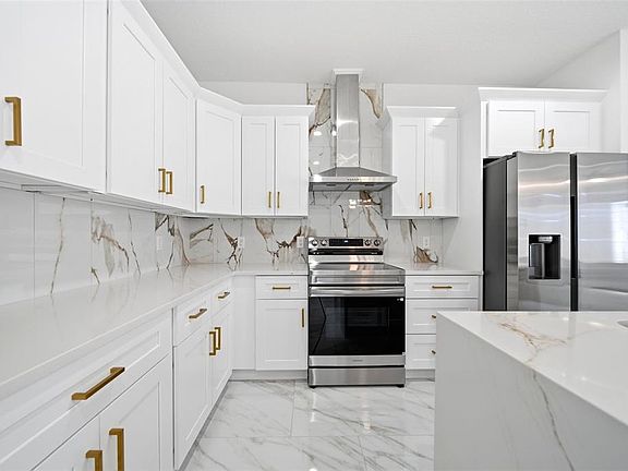 2nd image of 1002 Williams St