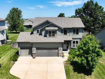 1009 SE Forest Ridge Ct, Blue Springs, MO, 64014