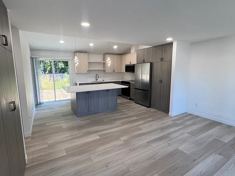 14402 SE Main St #A — Photo 5