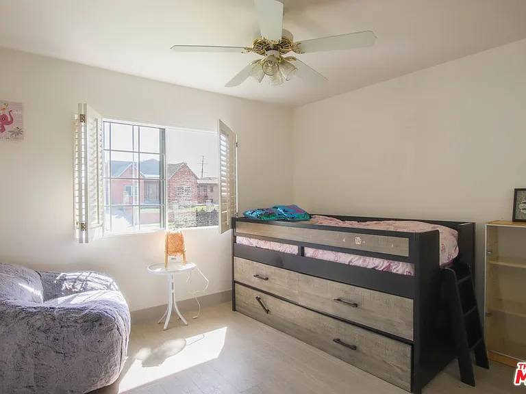 2223 W 78th Pl — Photo 13