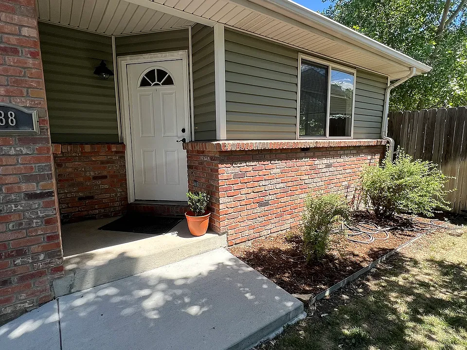588 Depew Ct