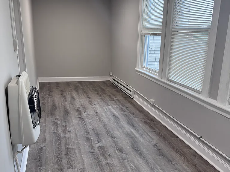 25 N Swan St #1 — Photo 8