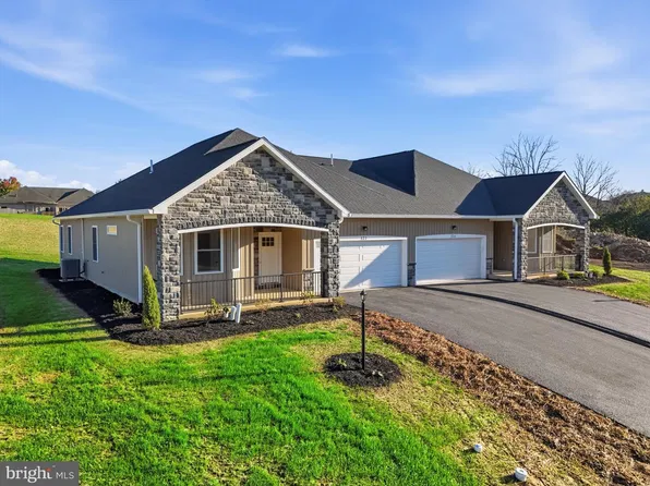 322 Meadow Flower Cir, Bellefonte, PA 16823