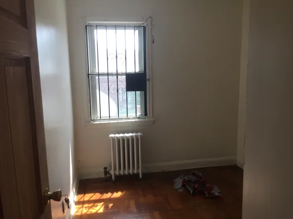 22819 130th Ave, Springfield Gardens, NY 11413
