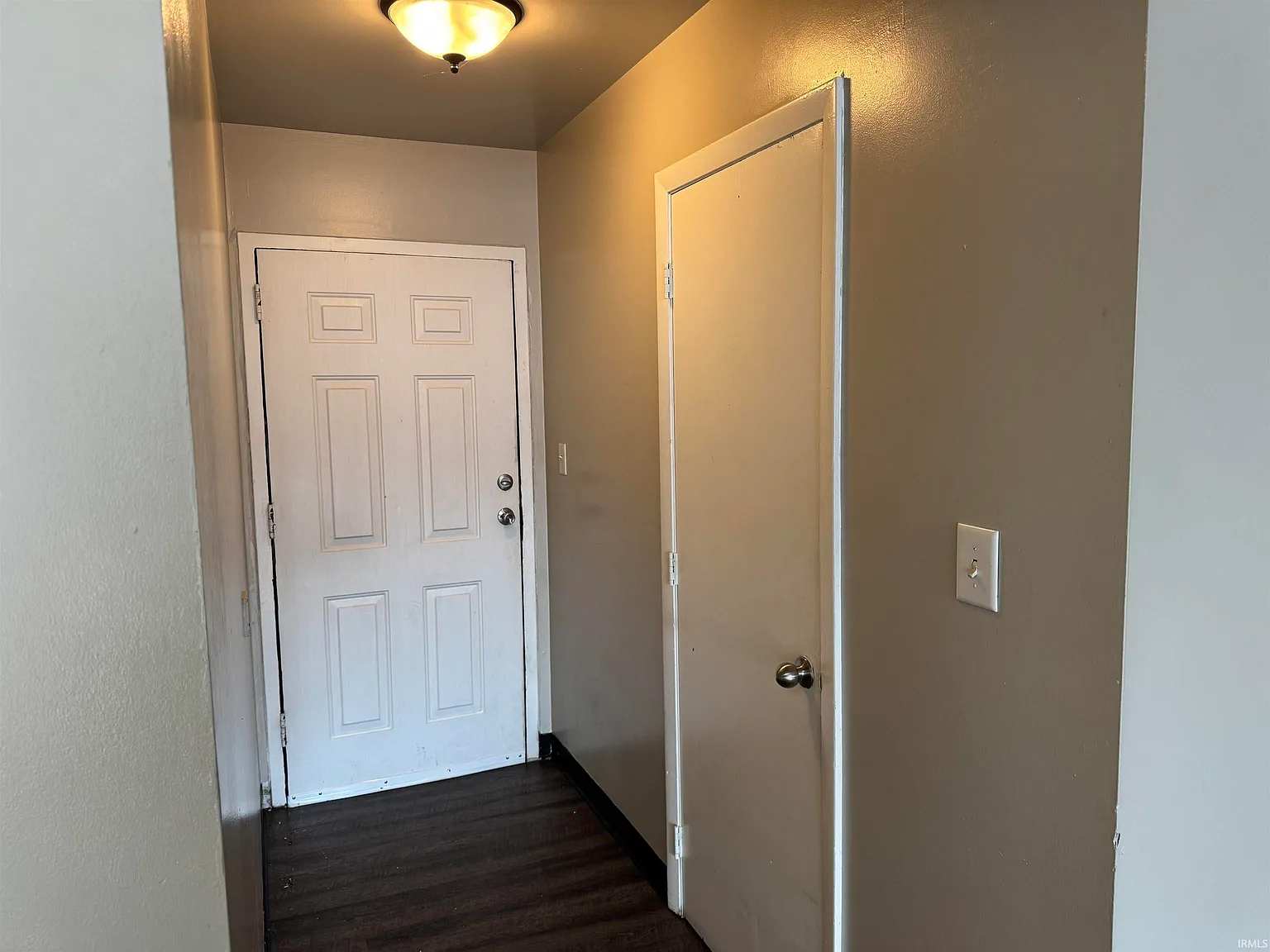 3 bed, 1.0 bath, 915 sqft, $1,195 — Photo 4