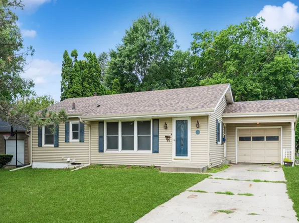 936 14th St, West Des Moines, IA 50265