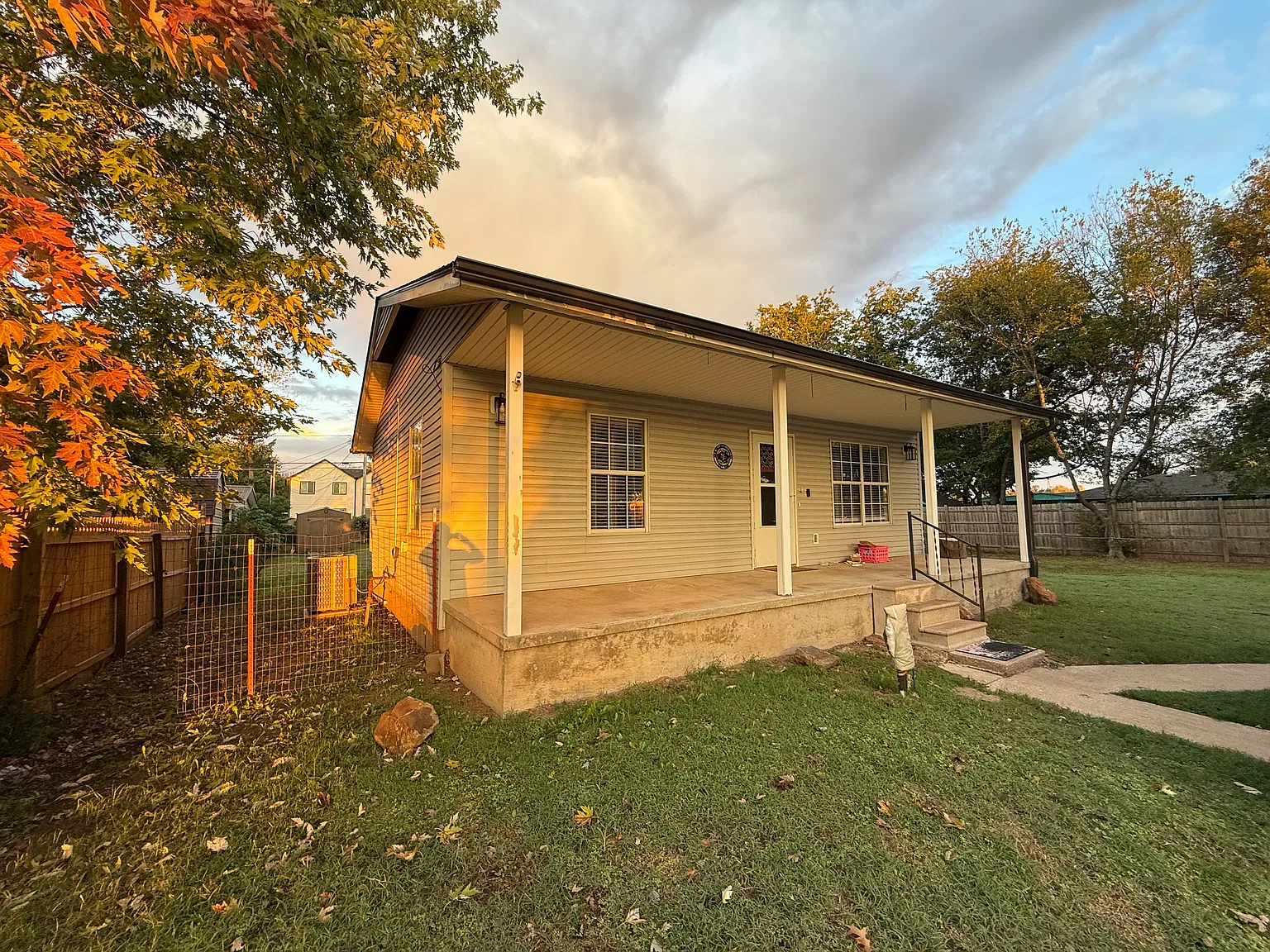 306 S E Ave E — Photo 1
