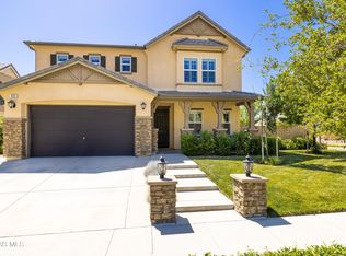 393 White Bark Ln, Simi Valley, CA 93065