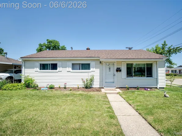15251 Wildwood St, Roseville, MI 48066