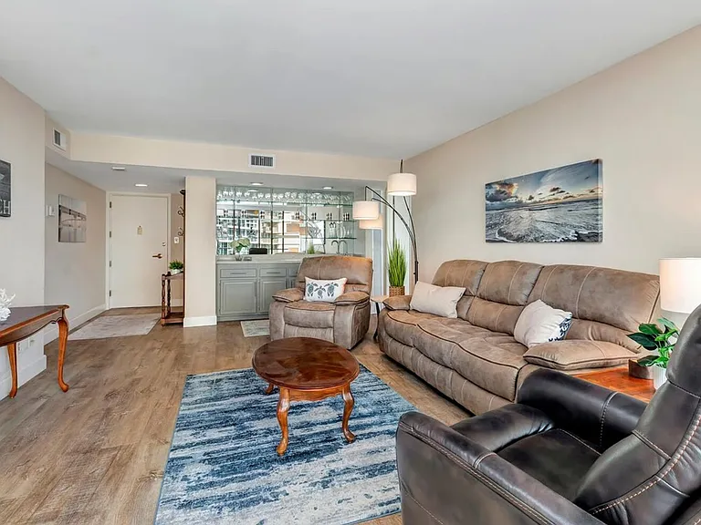 1760 Avenida Del Mundo #502 — Photo 4