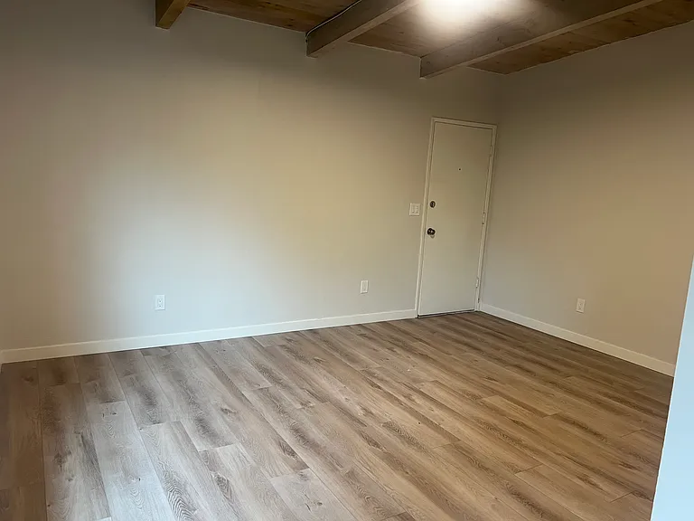 603 Johnson Ave — Photo 11