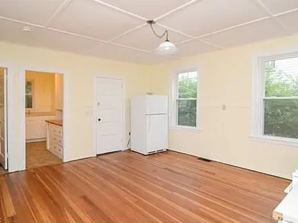 15 Hazel St #1, Salem, MA 01970