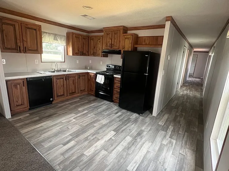 722 McCall Rd — Photo 6