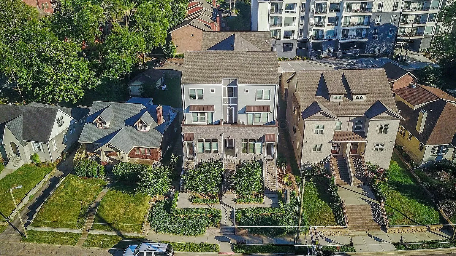 4 bed, 4.5 bath, 3673 sqft, $7,000 — Photo 3