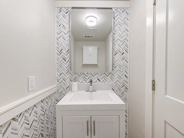 3317 Arbor St — Photo 46