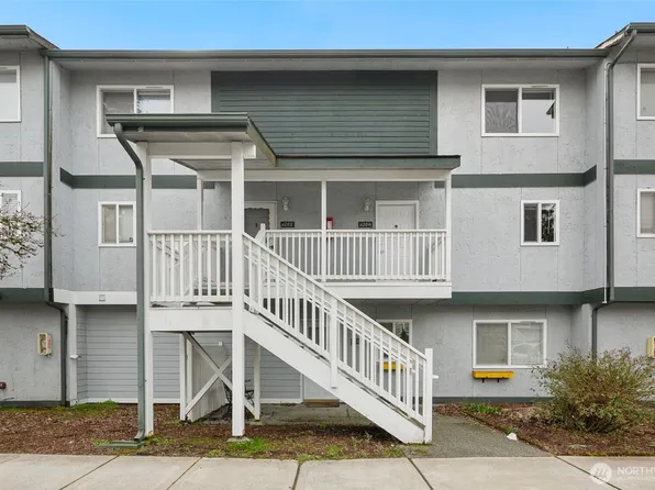 8823 Holly Drive #A204, Everett, WA 98208