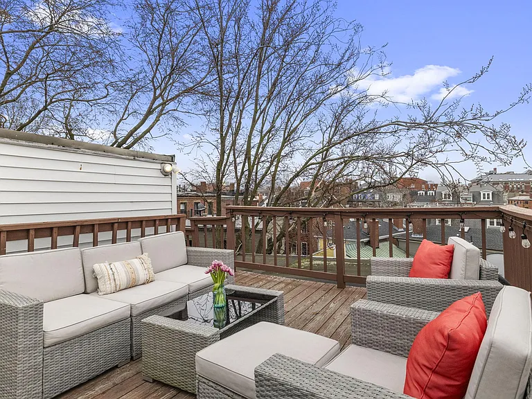 25 Pleasant St #3 — Photo 19