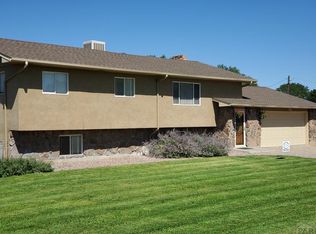 2207 Iris Rd, Pueblo, CO 81006